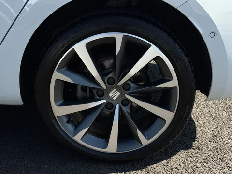 MF75LTA SEAT Leon 1.5 e-Hybrid FR Sport 5dr DSG [DAP] **VAT QUALIFYING** Thumbnail #8