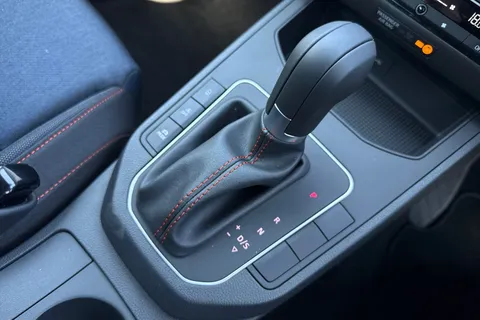 KR75YLL SEAT Ibiza 1.0 TSI FR DSG Euro 6 (s/s) 5dr Thumbnail #24