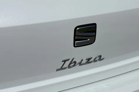 KR75YLL SEAT Ibiza 1.0 TSI FR DSG Euro 6 (s/s) 5dr Thumbnail #29