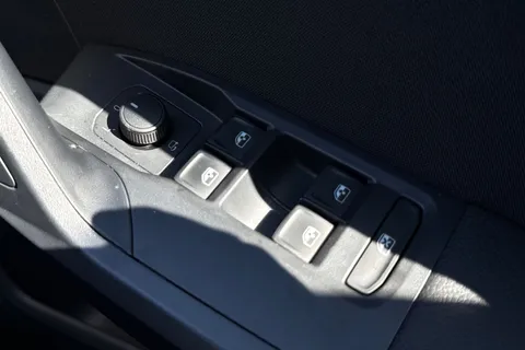 KR75YLL SEAT Ibiza 1.0 TSI FR DSG Euro 6 (s/s) 5dr Thumbnail #34