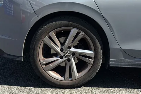 VK21KKL Volkswagen Golf 1.5 TSI R-Line Euro 6 (s/s) 5dr Thumbnail #13