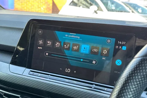 VK21KKL Volkswagen Golf 1.5 TSI R-Line Euro 6 (s/s) 5dr Thumbnail #21