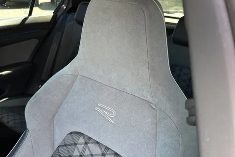 VK21KKL Volkswagen Golf 1.5 TSI R-Line Euro 6 (s/s) 5dr Thumbnail #32