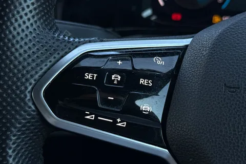 VK21KKL Volkswagen Golf 1.5 TSI R-Line Euro 6 (s/s) 5dr Thumbnail #34