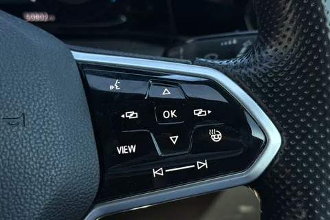 VK21KKL Volkswagen Golf 1.5 TSI R-Line Euro 6 (s/s) 5dr Thumbnail #35