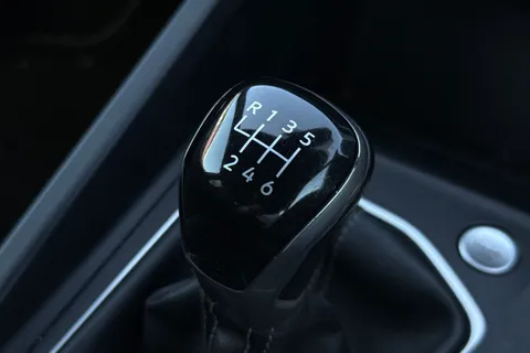 VK21KKL Volkswagen Golf 1.5 TSI R-Line Euro 6 (s/s) 5dr Thumbnail #37