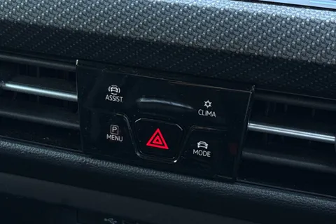 VK21KKL Volkswagen Golf 1.5 TSI R-Line Euro 6 (s/s) 5dr Thumbnail #44