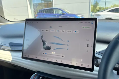 19 of 48 for BYD ATTO 3 60.48kWh Design Auto 5dr