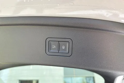 DF75KYS BYD Sealion 7 91.3kWh Excellence Auto AWD 5dr Thumbnail #30