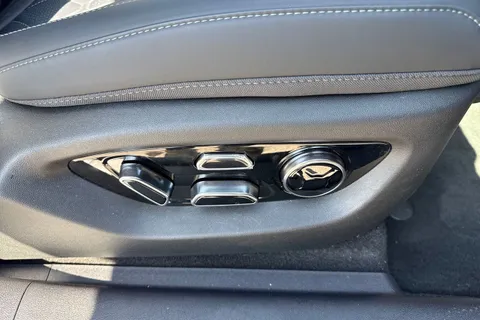 DF75KYS BYD Sealion 7 91.3kWh Excellence Auto AWD 5dr Thumbnail #34