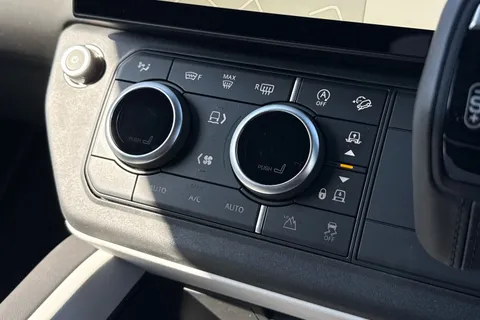  Land Rover Defender 110 3.0 D250 MHEV X-Dynamic HSE Auto 4WD Euro 6 (s/s) 5dr Thumbnail #20