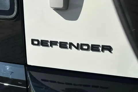  Land Rover Defender 110 3.0 D250 MHEV X-Dynamic HSE Auto 4WD Euro 6 (s/s) 5dr Thumbnail #43