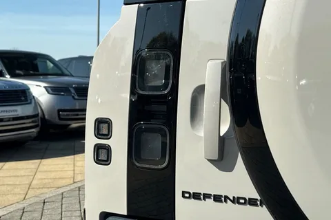  Land Rover Defender 110 3.0 D250 MHEV X-Dynamic HSE Auto 4WD Euro 6 (s/s) 5dr Thumbnail #44