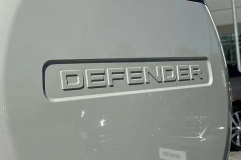  Land Rover Defender 110 3.0 D250 MHEV X-Dynamic HSE Auto 4WD Euro 6 (s/s) 5dr Thumbnail #45