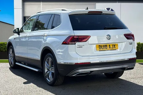 DU18AJX Volkswagen Tiguan Allspace 2.0 TDI 4Motion SEL 5dr DSG Thumbnail #2
