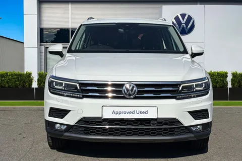 DU18AJX Volkswagen Tiguan Allspace 2.0 TDI 4Motion SEL 5dr DSG Thumbnail #5