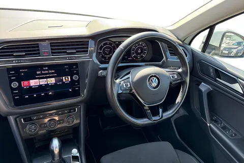 DU18AJX Volkswagen Tiguan Allspace 2.0 TDI 4Motion SEL 5dr DSG Thumbnail #17