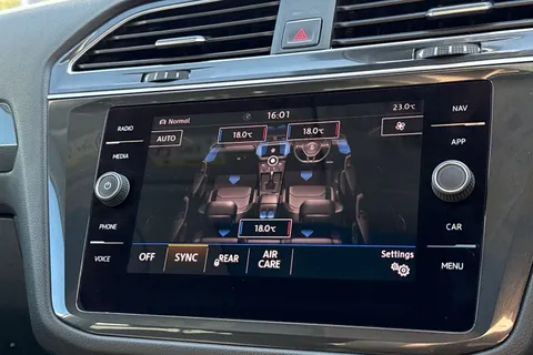 DU18AJX Volkswagen Tiguan Allspace 2.0 TDI 4Motion SEL 5dr DSG Thumbnail #21