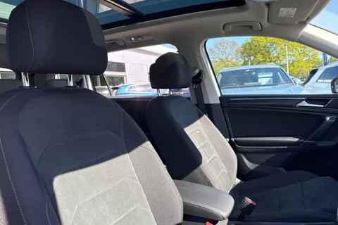 DU18AJX Volkswagen Tiguan Allspace 2.0 TDI 4Motion SEL 5dr DSG Thumbnail #23