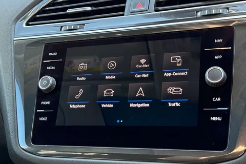 DU18AJX Volkswagen Tiguan Allspace 2.0 TDI 4Motion SEL 5dr DSG Thumbnail #24