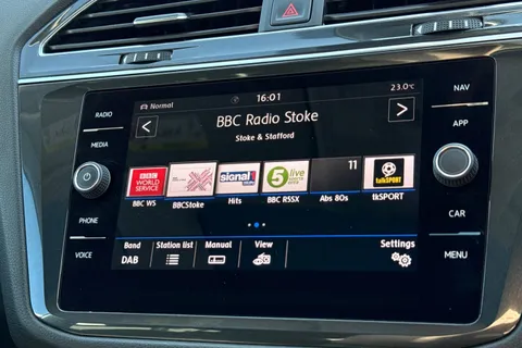 DU18AJX Volkswagen Tiguan Allspace 2.0 TDI 4Motion SEL 5dr DSG Thumbnail #25