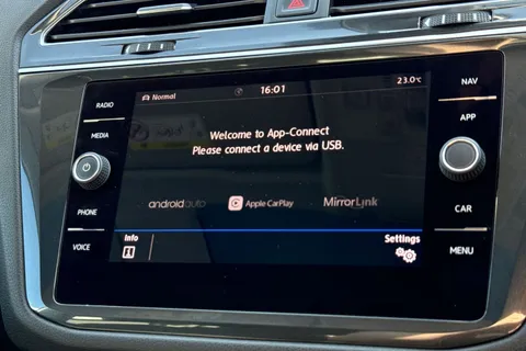 DU18AJX Volkswagen Tiguan Allspace 2.0 TDI 4Motion SEL 5dr DSG Thumbnail #27