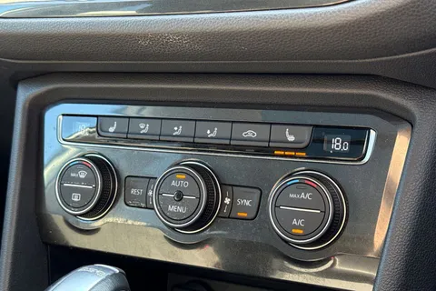 DU18AJX Volkswagen Tiguan Allspace 2.0 TDI 4Motion SEL 5dr DSG Thumbnail #33