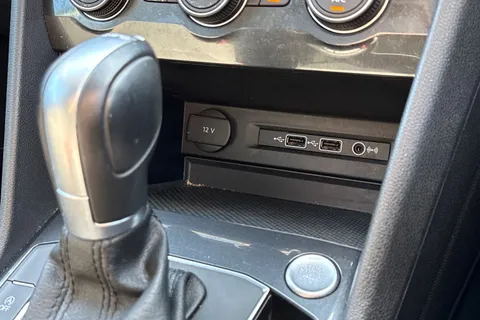 DU18AJX Volkswagen Tiguan Allspace 2.0 TDI 4Motion SEL 5dr DSG Thumbnail #34