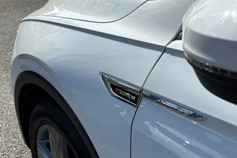 DU18AJX Volkswagen Tiguan Allspace 2.0 TDI 4Motion SEL 5dr DSG Thumbnail #40