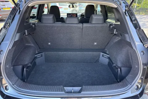 DL73VNR Nissan Qashqai 1.3 DIG-T MHEV N-Connecta XTRON Euro 6 (s/s) 5dr Thumbnail #8