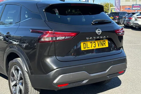 DL73VNR Nissan Qashqai 1.3 DIG-T MHEV N-Connecta XTRON Euro 6 (s/s) 5dr Thumbnail #9
