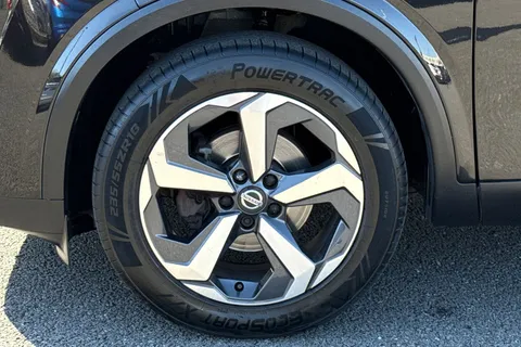 DL73VNR Nissan Qashqai 1.3 DIG-T MHEV N-Connecta XTRON Euro 6 (s/s) 5dr Thumbnail #14