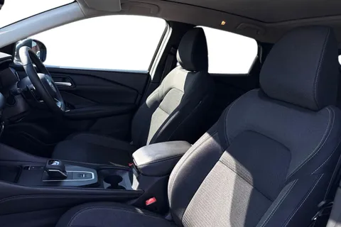 DL73VNR Nissan Qashqai 1.3 DIG-T MHEV N-Connecta XTRON Euro 6 (s/s) 5dr Thumbnail #17