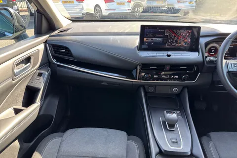 DL73VNR Nissan Qashqai 1.3 DIG-T MHEV N-Connecta XTRON Euro 6 (s/s) 5dr Thumbnail #21