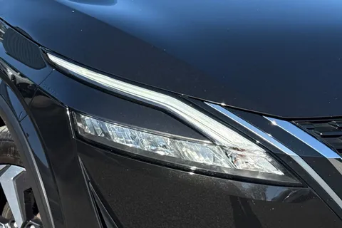 DL73VNR Nissan Qashqai 1.3 DIG-T MHEV N-Connecta XTRON Euro 6 (s/s) 5dr Thumbnail #27