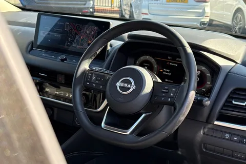 DL73VNR Nissan Qashqai 1.3 DIG-T MHEV N-Connecta XTRON Euro 6 (s/s) 5dr Thumbnail #31