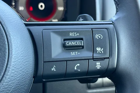 DL73VNR Nissan Qashqai 1.3 DIG-T MHEV N-Connecta XTRON Euro 6 (s/s) 5dr Thumbnail #37