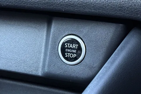 DL73VNR Nissan Qashqai 1.3 DIG-T MHEV N-Connecta XTRON Euro 6 (s/s) 5dr Thumbnail #40