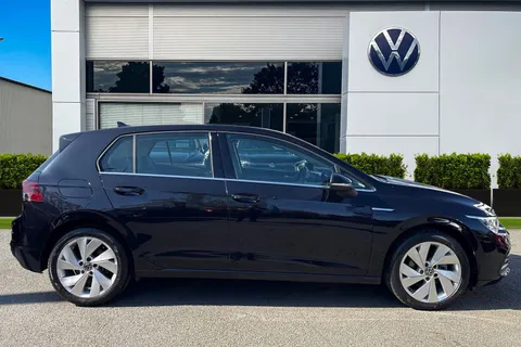 DG21NVD Volkswagen Golf 1.5 TSI 150 Style 5dr Thumbnail #4