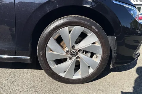 DG21NVD Volkswagen Golf 1.5 TSI 150 Style 5dr Thumbnail #11