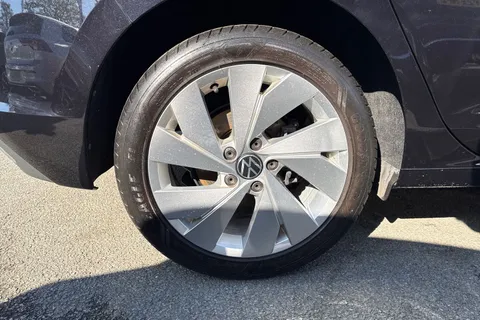 DG21NVD Volkswagen Golf 1.5 TSI 150 Style 5dr Thumbnail #12