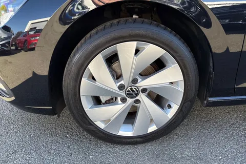 DG21NVD Volkswagen Golf 1.5 TSI 150 Style 5dr Thumbnail #14