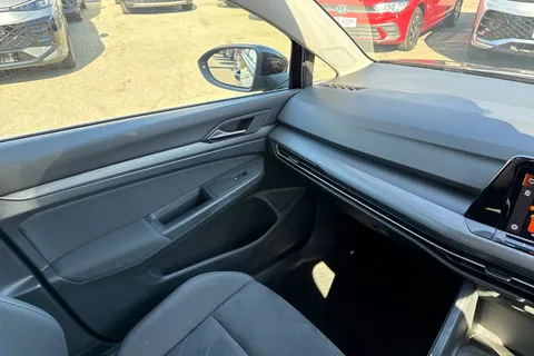 DG21NVD Volkswagen Golf 1.5 TSI 150 Style 5dr Thumbnail #21