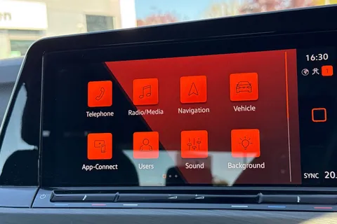 DG21NVD Volkswagen Golf 1.5 TSI 150 Style 5dr Thumbnail #27