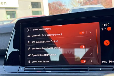 DG21NVD Volkswagen Golf 1.5 TSI 150 Style 5dr Thumbnail #32