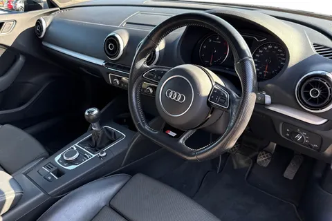 14 of 54 for Audi A3 2.0 TDI S line Euro 6 (s/s) 4dr (Nav)