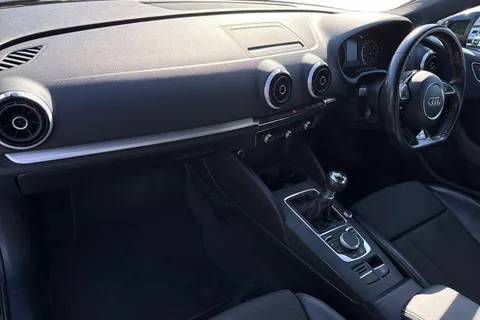 15 of 54 for Audi A3 2.0 TDI S line Euro 6 (s/s) 4dr (Nav)