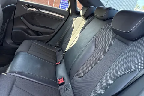 19 of 54 for Audi A3 2.0 TDI S line Euro 6 (s/s) 4dr (Nav)