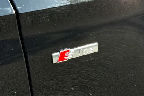 28 of 54 for Audi A3 2.0 TDI S line Euro 6 (s/s) 4dr (Nav)