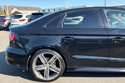 29 of 54 for Audi A3 2.0 TDI S line Euro 6 (s/s) 4dr (Nav)